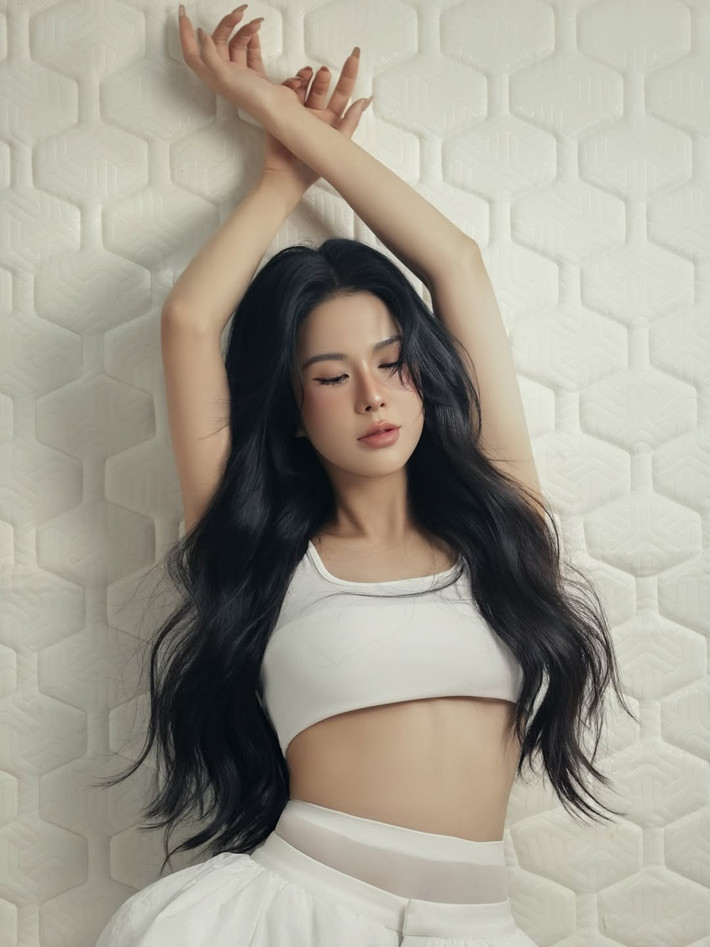 Điều đáng nói là, sự rạng rỡ của Diệp Lâm Anh không chỉ đến từ vẻ ngoài.