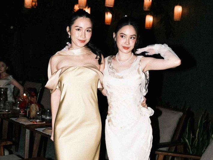 Chị em Ketmany Sivilay (trái, sinh năm 1995, biệt danh Maily) và Phoiphailin Sivilay (sinh năm 1997, biệt danh Chichi) là cặp hot girl Lào gốc Việt nổi tiếng mạng xã hội. Bố mẹ họ đều là người Việt Nam. Cùng có ngoại hình nổi bật, thành tích học tập tốt, cả hai thu hút lượng người hâm mộ đông đảo và trở thành influencer hợp tác với nhiều nhãn hàng.
