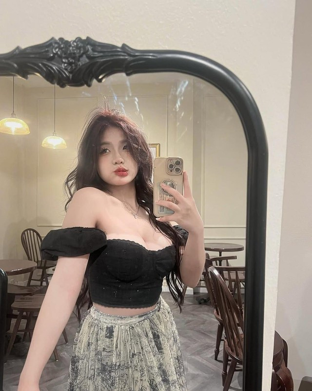 Hầu hết các clip của hot girl này đều dễ dàng lọt top trending TikTok tính tới thời điểm hiện tại.