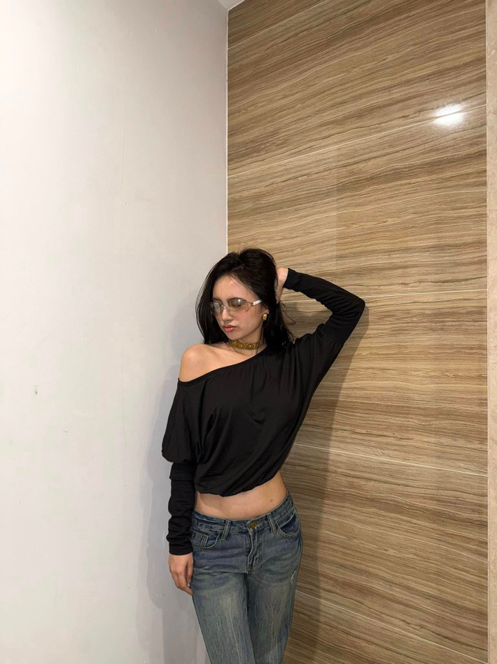 Được biết, Nguyễn Ngân Hà đang trong quá trình tập luyện để chuẩn bị cho màn debut chính thức với vai trò ca sĩ, lấy nghệ danh LEXXY.