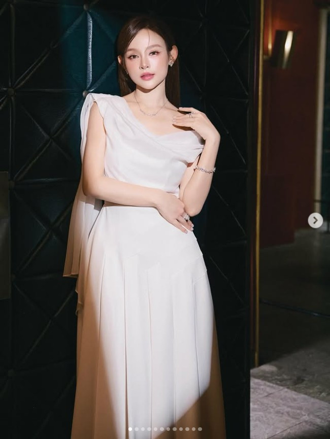 Dù không còn hoạt động nghệ thuật sôi nổi nhưng cuộc sống sang chảnh, đẳng cấp của cô vẫn luôn thu hút sự quan tâm của công chúng.