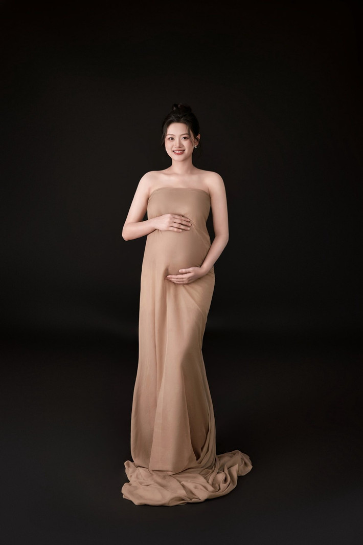 Thu Hoài từng giành danh hiệu chuyền hai xuất sắc nhất tại Giải bóng chuyền trẻ vô địch Đông Nam Á 2016 và cùng đội tuyển Việt Nam giành Huy chương Bạc tại SEA Games 31.