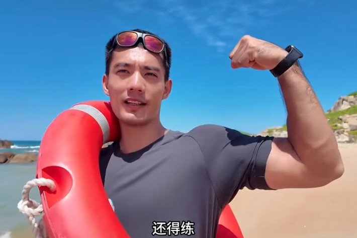 Khi đến rạn san hô, Ye quá yếu, không thể trèo lên từ phía trước, khiến cả hai người cứu hộ phải quay sang phía bên kia. Sau gần 30 phút nỗ lực, cuối cùng họ cũng đẩy được Ye lên rạn san hô. Sau đó, Li bơi trở lại để lấy thiết bị cứu sinh và đưa Ye vào bờ thành công.