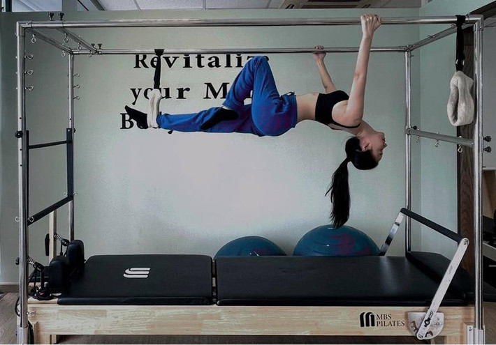 Sau boxing, Midu tiếp tục khiến dân tình trầm trồ khi chuyển sang pilates - bộ môn "ruột" của dàn sao hạng A Hollywood. Pilates nhẹ nhàng nhưng lại cực kỳ hiệu quả trong việc siết cơ và cải thiện tư thế.
