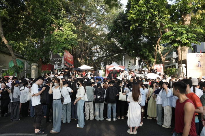 Những giai điệu đi cùng năm tháng, những câu chuyện lịch sử được kể lại qua âm nhạc đã tạo nên một không gian đặc biệt, nơi quá khứ và hiện tại giao thoa tại "concert Quốc gia" này.