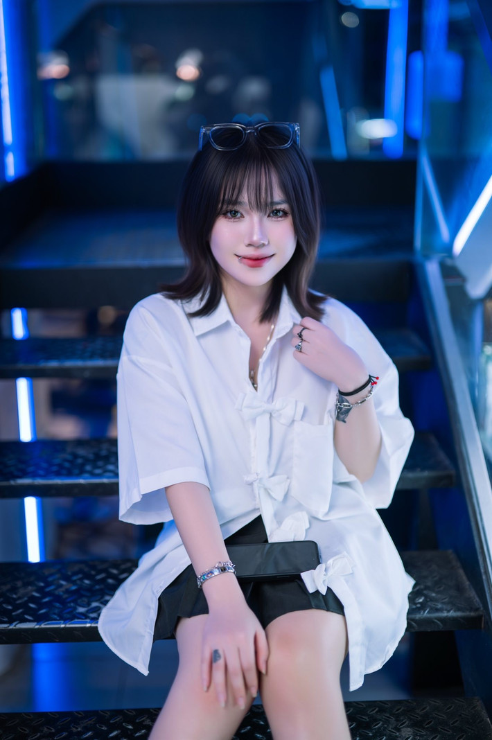 Ngoại hình của Mai Anh được cộng đồng mạng nhận xét là "bắt trend Gen Z": vóc dáng chuẩn, gương mặt sắc nét, đặc biệt là thần thái tự tin.