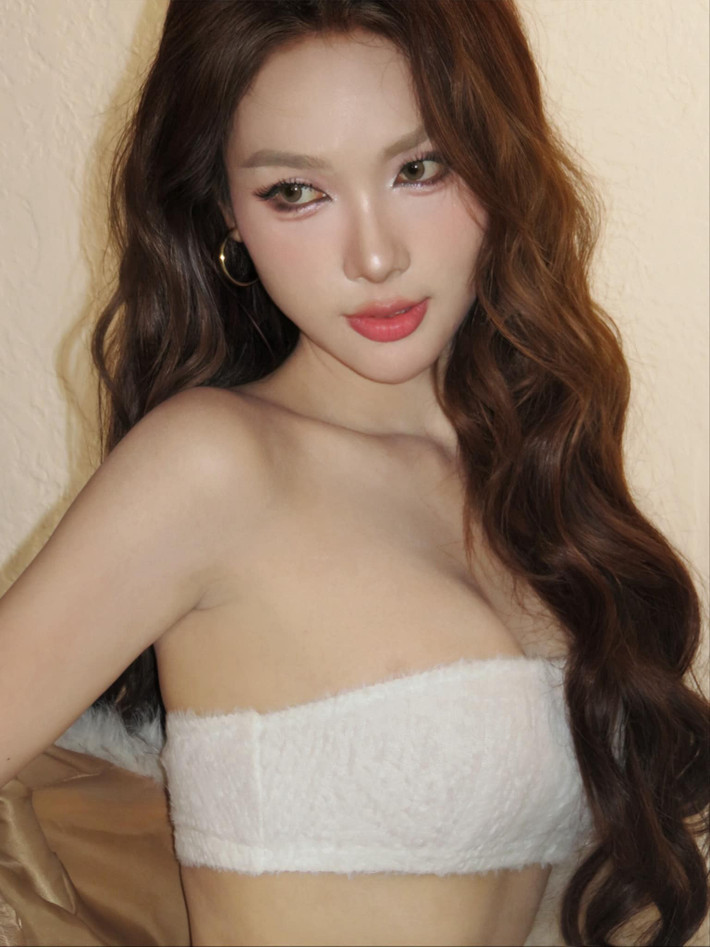 Hiện tại, Mym Tran tiếp tục là một trong những gương mặt được kỳ vọng tại Miss International Queen Vietnam 2025.