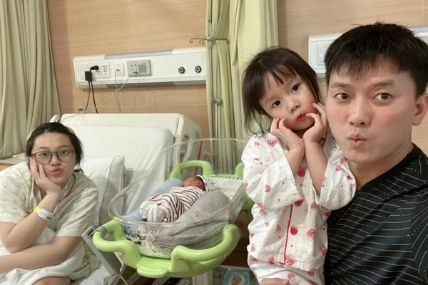 Vợ Quách Ngọc Tuyên kém 16 tuổi, 2 con, vẫn còn ham chơi