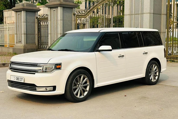 "Soi" hàng hiếm Ford Flex Limited 2015 rao bán 1,6 tỷ ở Hà Nội