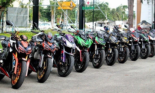 Hàng chục chiếc Kawasaki Z1000 lăn bánh về miền Tây