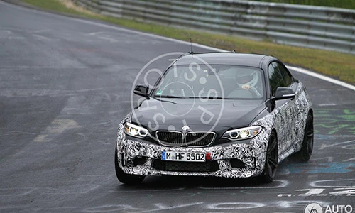 “Tóm gọn” BMW M2 đang lăn bánh trên đường thử
