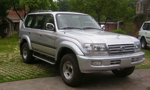 Hài hước xem Toyota Land Cruiser làm nhái bởi Trung Quốc