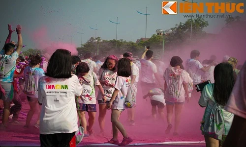 Giới trẻ Hà thành quẩy tưng bừng tại Đường chạy sắc màu