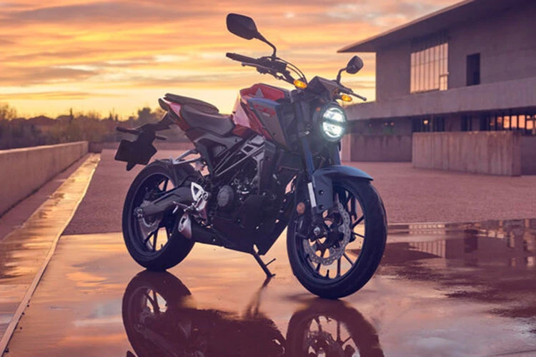 "Soi" Honda CB125R 2025 từ 86,3 triệu đồng cho dân chơi mới