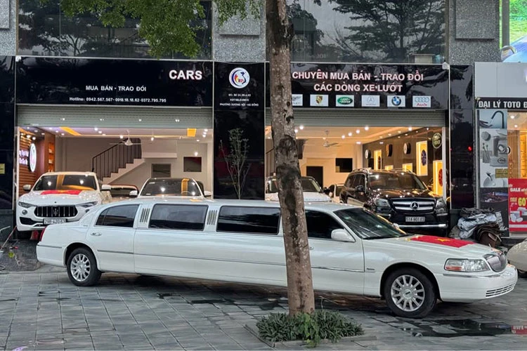 Lincoln Limousine 2006 siêu sang “dài ngoằng”, hơn 1,2 tỷ ở Hà Nội 