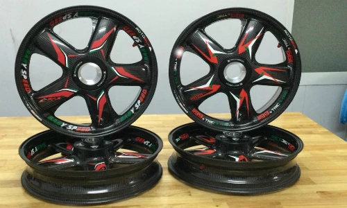 Đập thùng mâm carbon siêu nhẹ đầu tiên tại Việt Nam