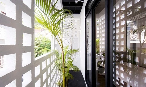 4 cách kết nối không gian trong với bên ngoài của nhà Việt 