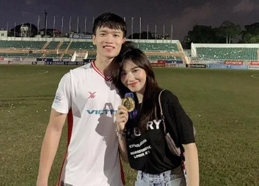 Nhan sắc người đẹp khiến Hoàng Đức cưa 4 tháng "không đổ"