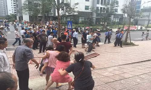 Xô xát giữa cư dân Goldmark City và Vinaconex 7