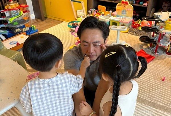 Ảnh đời thường dung dị đến bất ngờ của Cường Đô La