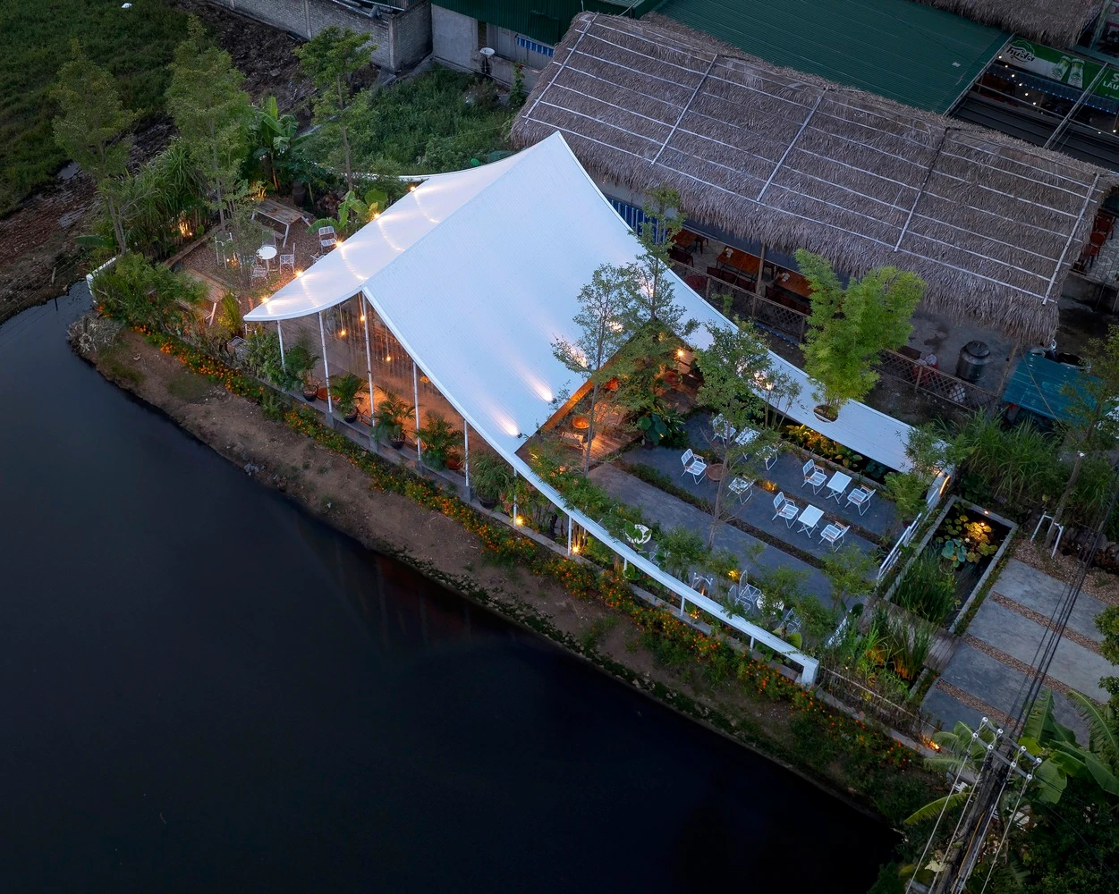 Báo Mỹ nức nở khen quán cà phê đẹp “nghiêng ngả” ở thành Vinh