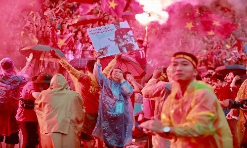 Dù thua trận nhưng Olympic Việt Nam ấm lòng với CĐV tại quê nhà