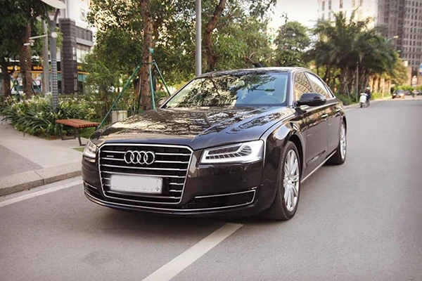 Xe sang Audi A8L tại Việt Nam chạy 6 năm, "bay" hơn 2 tỷ
