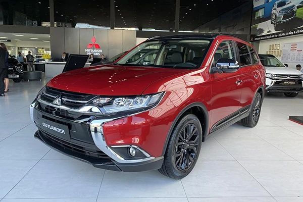 Mitsubishi Outlander tại Việt Nam bất ngờ giảm tới 180 triệu