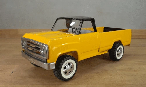 Video: Xem dân chơi ôtô phục chế bán tải đồ chơi 45 tuổi