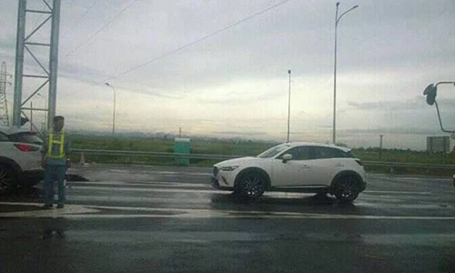 Mazda CX-3 phiên bản 2016 đầu tiên lăn bánh tại VN