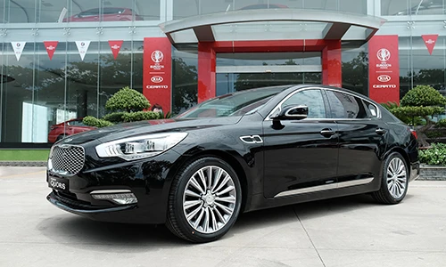 Kia "chốt giá" 2,7 tỷ cho sedan hạng sang Quoris tại VN