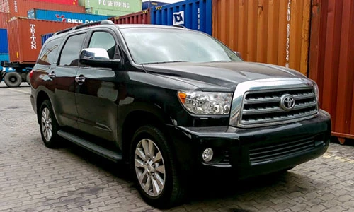 Toyota Sequoia Platinum 2016 giá hơn 5 tỷ tại VN