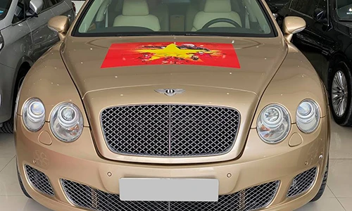 Xe sang Bentley cũ giá chỉ hơn 3 tỷ cổ vũ tuyển Việt Nam