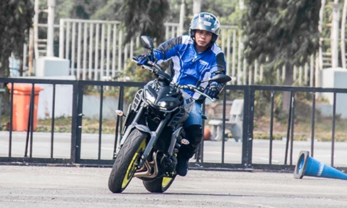 Cận cảnh Yamaha MT-09 chính hãng giá 299 triệu 