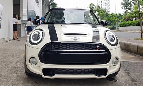 MINI Cooper S 2019 đã có mặt tại đại lý ở Sài Gòn