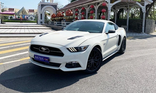 Sau tai nạn, Ford Mustang tại Đà Nẵng lại mới cứng