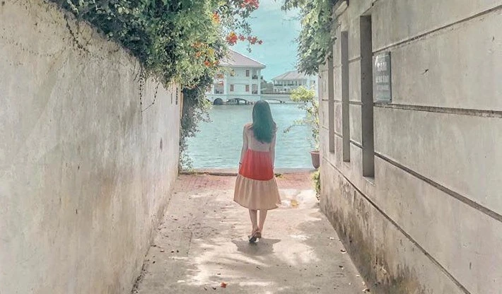 Phát hiện con hẻm sống ảo cực “chill” ở hồ Tây giới trẻ ùn ùn tới check-in