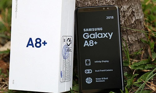 “Đập hộp” Galaxy A8+ bản thương mại mới ra mắt