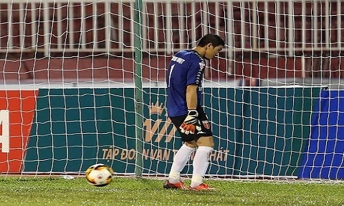 Thủ môn Long An “diễn trò hề” sẽ bị treo giò vĩnh viễn?