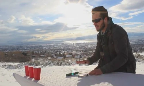 Ngỡ ngàng cover bài hát bằng súng và ly nước