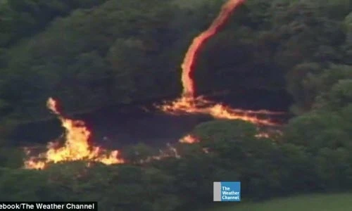 Clip lốc xoáy lửa rùng rợn thu hút 4 triệu lượt xem