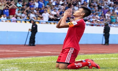 Minh Tuấn, người con hiếu thảo và chiến binh ĐT Việt Nam