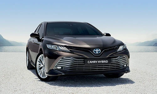 Toyota Camry Hybrid 2019 "tái xuất" tại châu Âu sau 14 năm