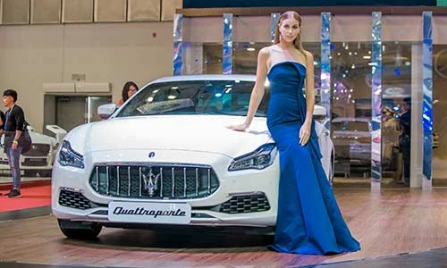 "Soi" Maserati Quattroporte GTS hơn 16 tỷ ở VN