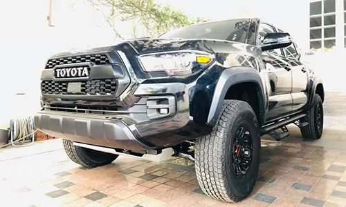 "Đập thùng" bán tải Toyota Tacoma hơn 2 tỷ tại Việt Nam