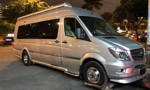 “Nhà di động” Mercedes-Benz AirStream giá 15 tỷ ở Sài Gòn