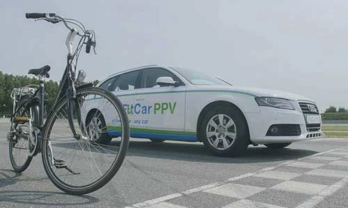 Xe sang Audi chế thêm bàn đạp tập thể dục độc đáo