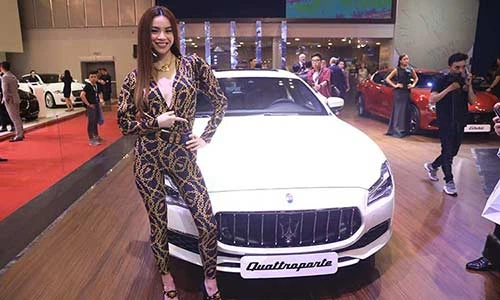 Hà Hồ đọ dáng cùng dàn người đẹp và xe sang Maserati