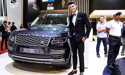 Cận cảnh xe Range Rover mới hơn 10 tỷ tại VMS 2018