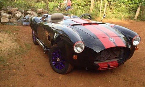 Cận cảnh “siêu xe” Shelby Cobra chỉ 125 triệu tại Việt Nam